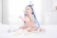 楊云曬雙胞胎女兒照，網友直言必是做的試管嬰兒